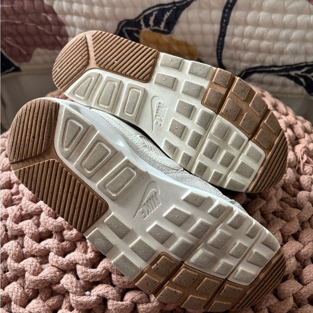 Women’s Nike Air White Sneakers 6 - Picture 4 of 5